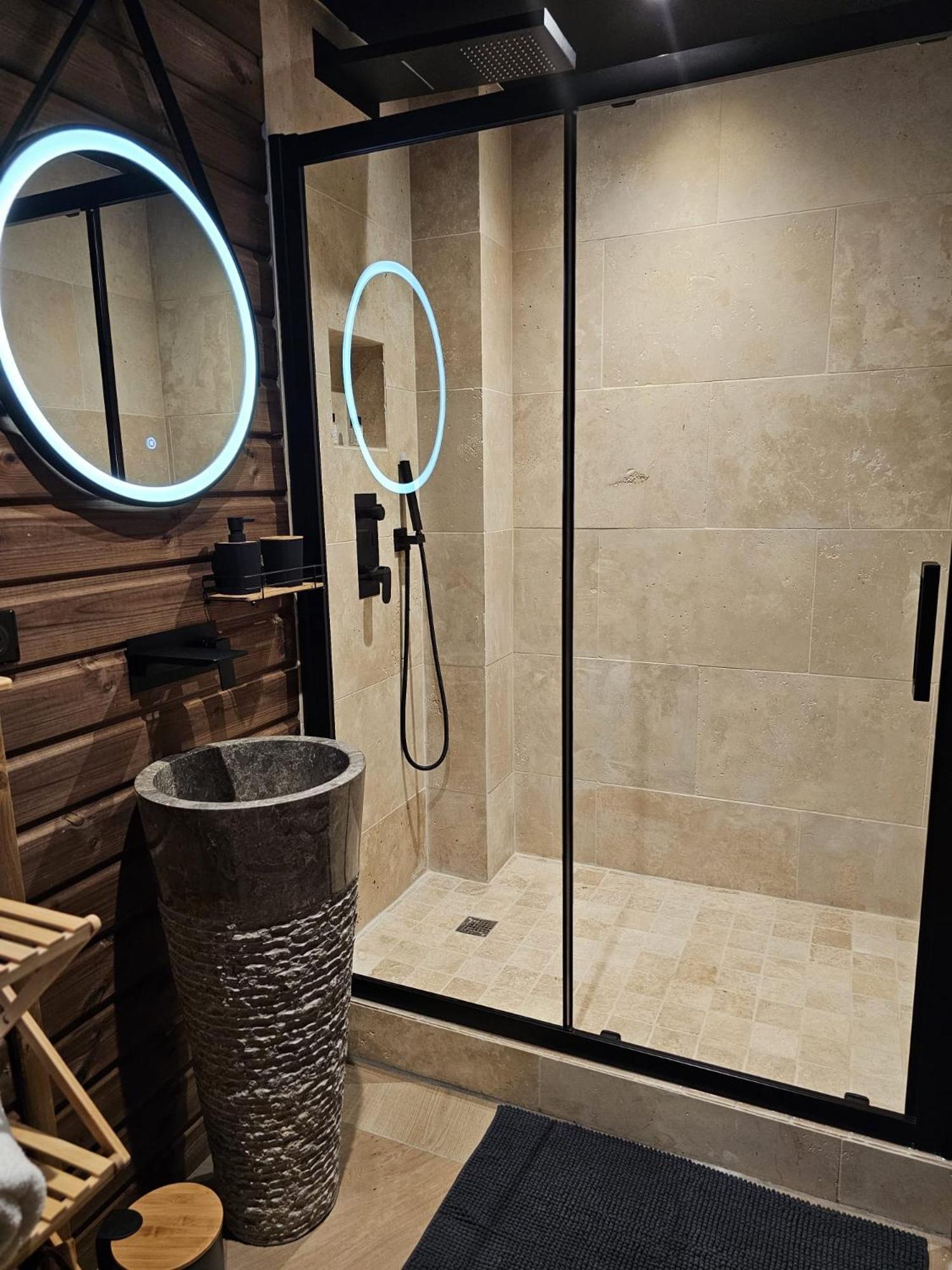 Le Chalet Loft Spa Calais Exteriör bild